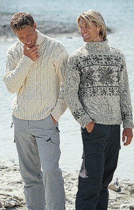 Pullover aus grauer und weißer Wolle
