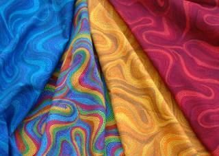 Farbenfrohe Patchwork-Stoffe